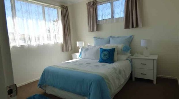 4 Bedroom Brick & Tile in sought after Weymouth - Photo 1