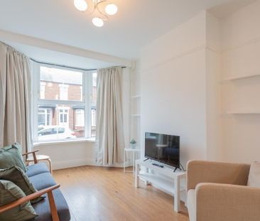 26 Clarendon Avenue, Belfast, BT5 5JT - Photo 3