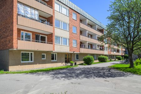 Östermalmsvägen, Finspång - Photo 2