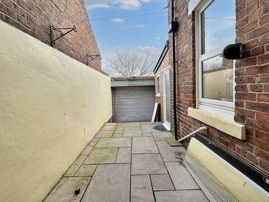 3 bed terraced house to rent in NE28 - Photo 1