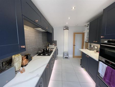 2 bedroom semi-detached bungalow to rent - Photo 5