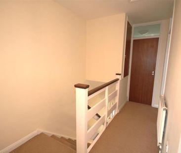 3 bedroom end of terrace house to rent - Photo 4