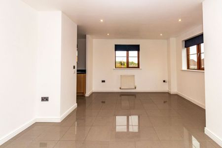 2 Bedroom - Photo 5