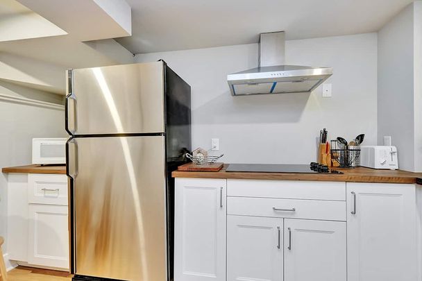 213 Melrose Avenue - Photo 1