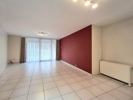 CENTRAAL GELEGEN APPARTEMENT MET RUIME TERRASSEN TE RUISELEDE - Photo 4