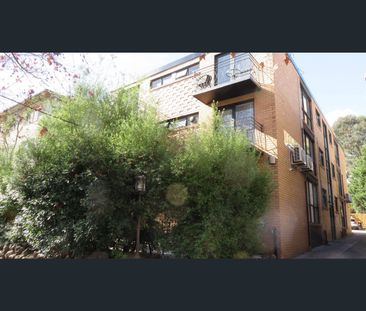 UNIT 2/28 Tivoli Road, South Yarra, Vic 3141 - Photo 1