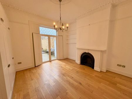 2 bedroom ground floor flat to rent - Photo 2