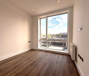 Sheila House, Fleet, Hampshire, GU51 - Photo 4