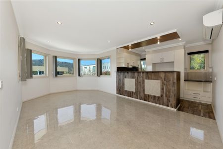 Charming Home in Prestigious O'Malley - Photo 3