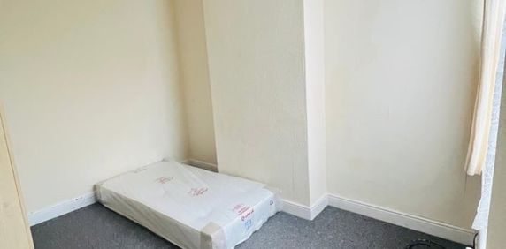 Room in a Shared House, Preston Road, B26 - Photo 2