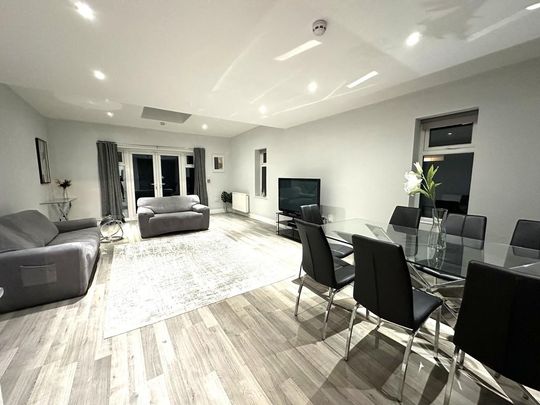 5 bedroom semi-detached house to rent - Photo 1