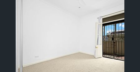 Charming 3-Bedroom Cottage in the Heart of Balmain - Photo 2