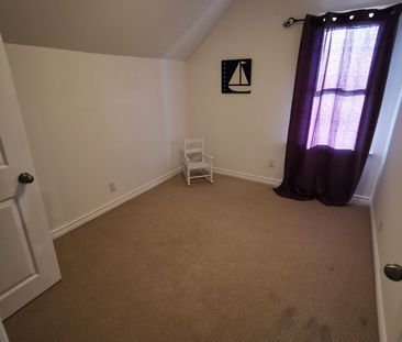 For Lease - 68 Duncan Street, Welland, Ontario - Photo 5