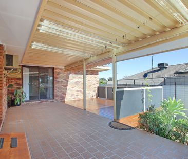 Spacious Family Home in Quiet Court Location - Photo 6