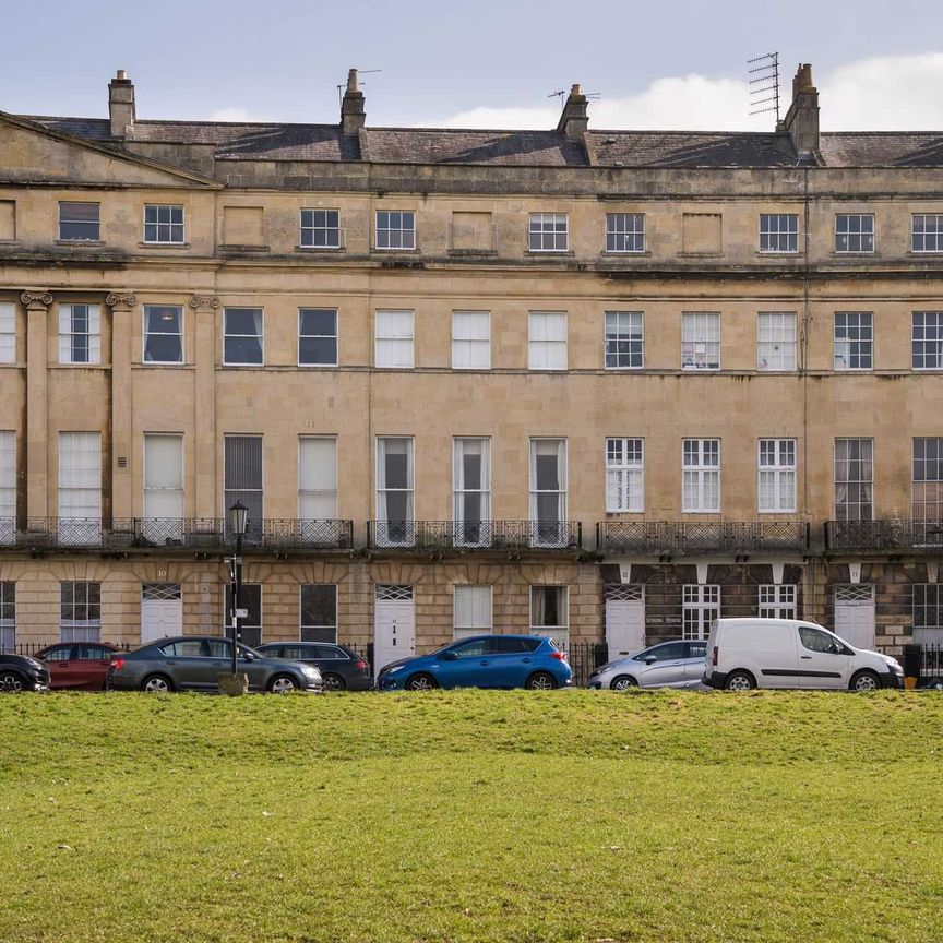 Norfolk Crescent - Photo 1