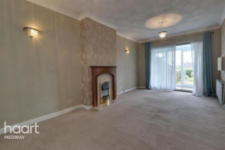 3 bedroom semi-detached house to rent - Photo 2