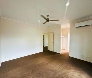 MODERN 3 BED, 2 BATH UNIT FOR RENT! CLOSE TO GOLF COURSE AND TOWN C... - Photo 4