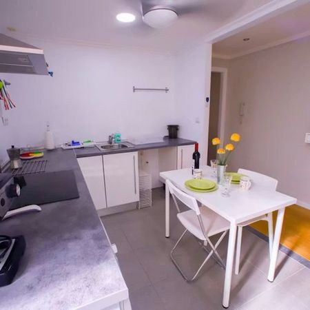 Carrer Sants Just i Pastor, Valencia, Valencian Community 46022 - Photo 3