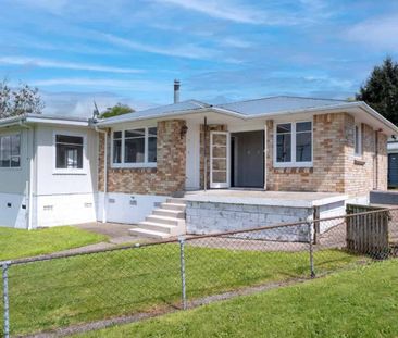 Sizeable family home - Photo 3