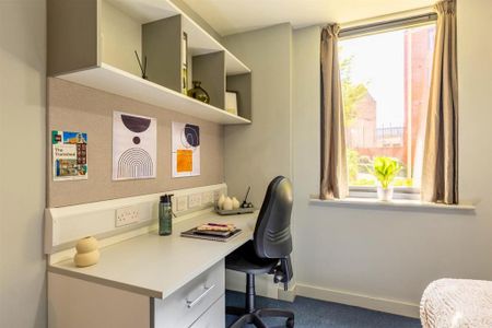 1 bedroom in a flat share to rent - Photo 5