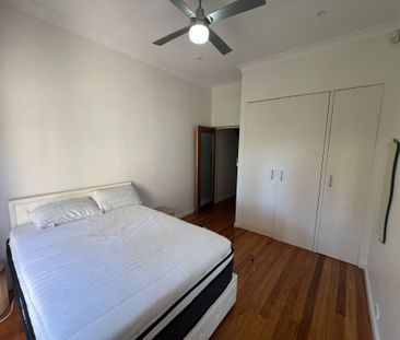 Lilyfield - Photo 3