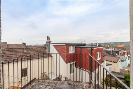 2 bedroom maisonette to rent - Photo 5