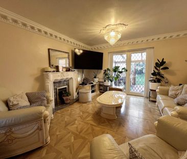 5 bedroom detached house to rent - Photo 2