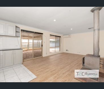 Spacious 4x2 Family Home in a Convenient Location - Photo 2