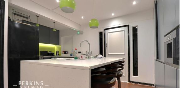 1 bedroom in a house share to rent - Photo 2