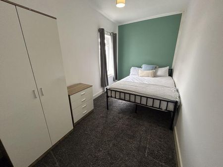 1 bedroom in a house share to rent - Photo 5