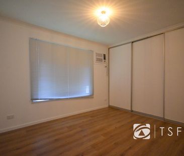 Modern Three Bedroom Home! - Photo 3