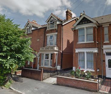 6 bedroom, 1 en-suite house - Photo 6