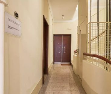 Room in a shared 11-bedroom apartment for rent in Lisbon - Foto 5