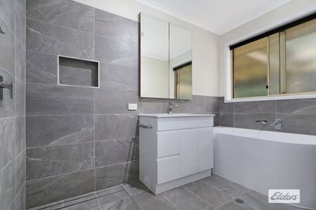 Spacious Four Bedroom Home Plus Study - Photo 5