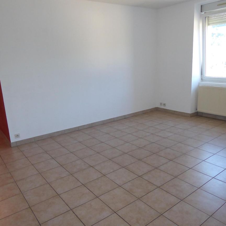 Location Appartement 3 pièces 52m² AUBENAS 07200 - Photo 1