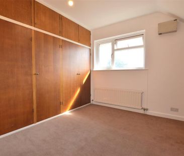 4 bedroom detached house to rent - Photo 4