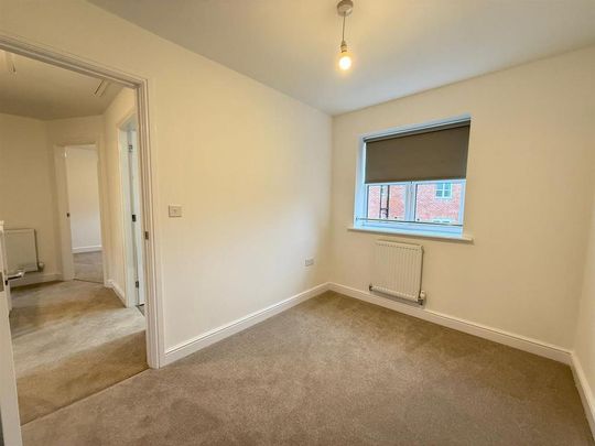 4 bedroom detached house to rent - Photo 1