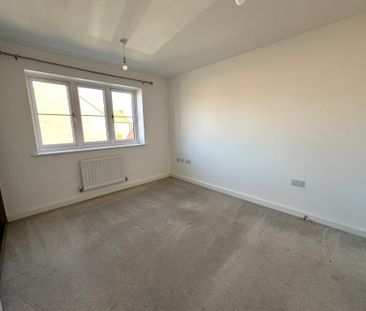 4 bedroom detached house to rent - Photo 5