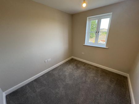 3 bedroom semi-detached house to rent - Photo 3