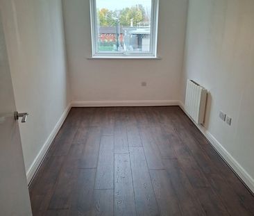 2 Bed Flat, Denmark Road, M15 - Photo 1