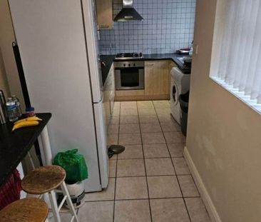 Room in a Shared House, Carnforth Street, M14 - Photo 3