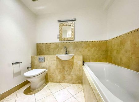 The Coach House, Herringswell, IP28 - Photo 3