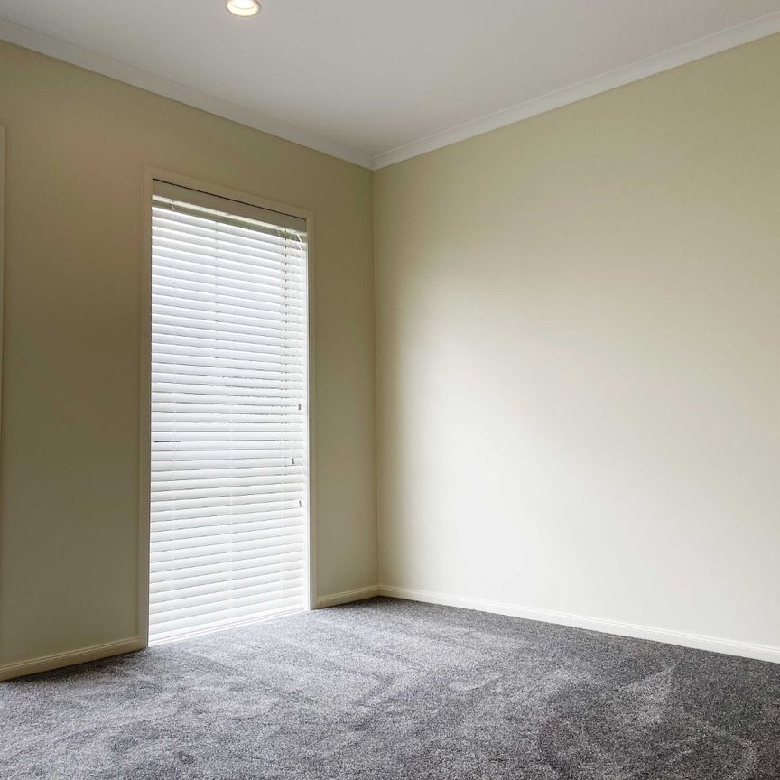 19 San Bernadino Dr, Henderson - Photo 1