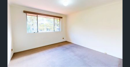 Two Levels, Partially-Furnished One Bedroom Apartment with a Great Condition. Location to City, Darlin Harbour and Universities - Photo 4