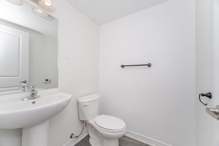 For Lease - 14 Dryden Lane, Hamilton, Ontario - Photo 3