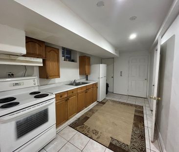 For Lease - 568 Oakwood Avenue Unit# Basement, Toronto, Ontario - Photo 4