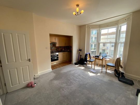 Queens Square, Brighton - Photo 1