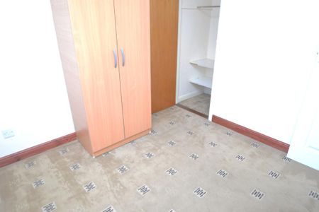 2 bedroom semi-detached house to rent - Photo 5