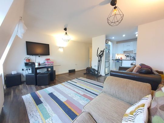 2 Bed Flat, Queens Road, SE15 - Photo 1