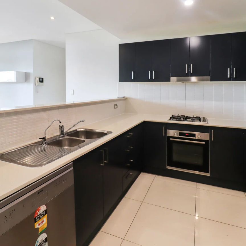 Stylish Apartment Living in the Heart of Carlingford - Photo 1